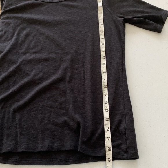 TIME and TRU Short Sleeve Scoop Neck Top Scallop Detail Stretchy Knit Neutral - Picture 12 of 14